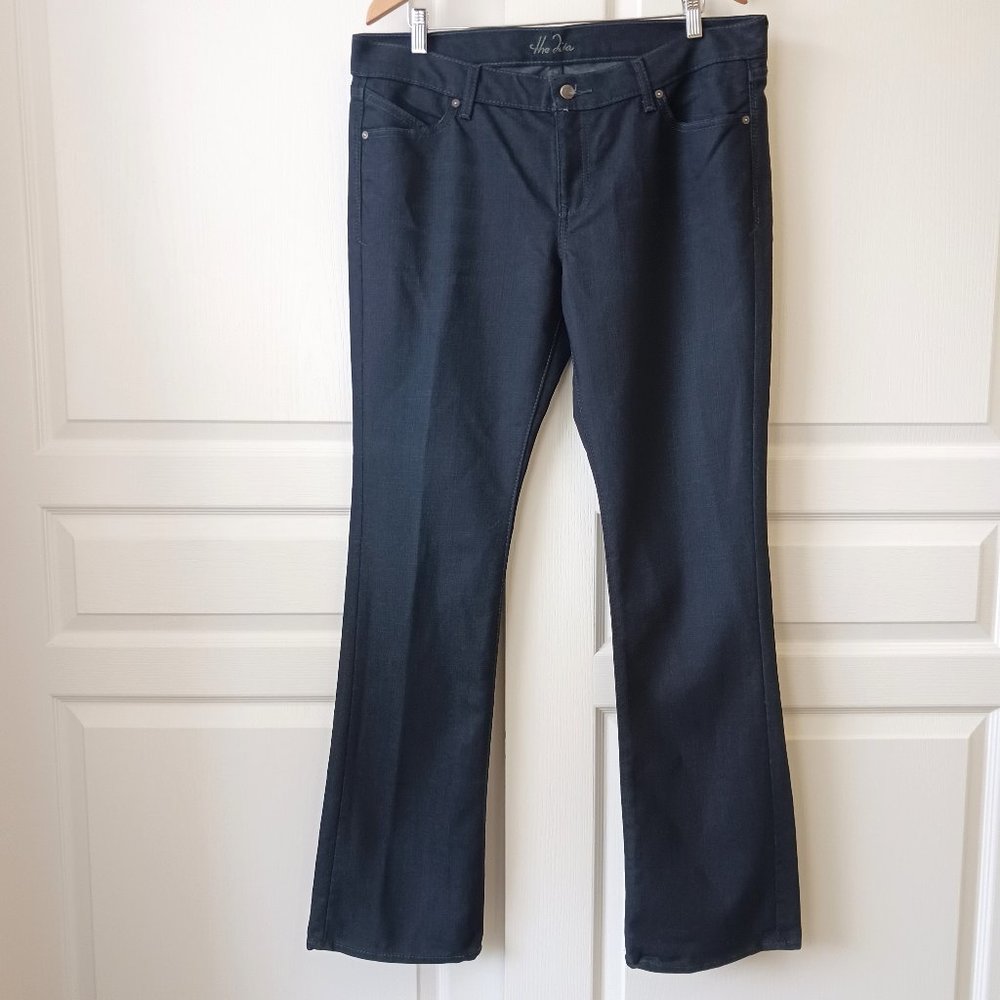 AS IS NEW TALL Old Navy Women's Diva Bootcut Low Rise StretchDarkWash Jeans 14L